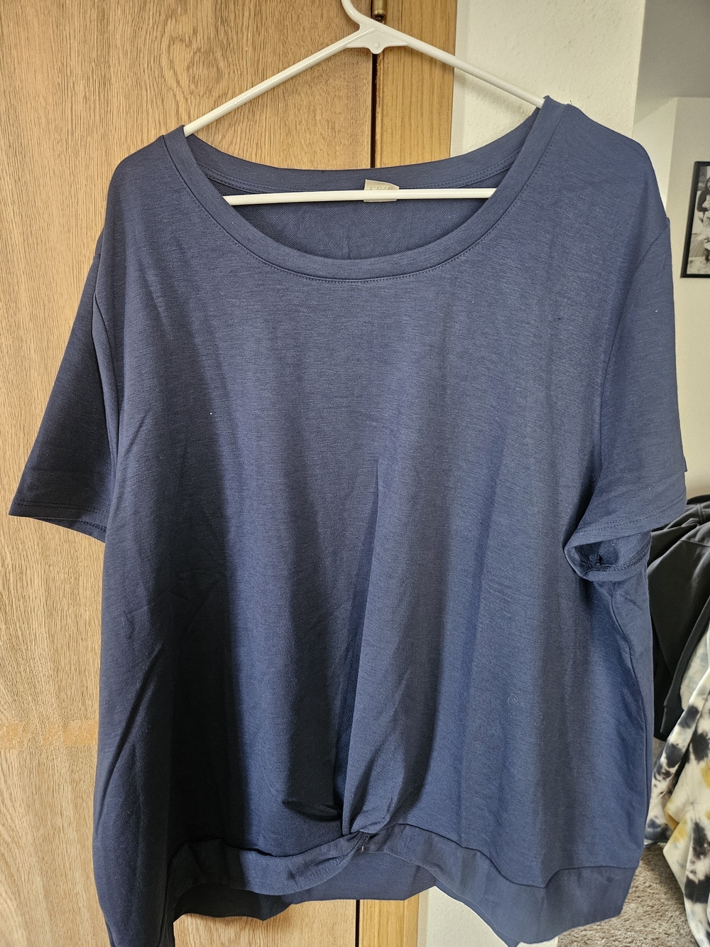 Women's Navy Short-Sleeve Knot Hem Tee Thick NWOT
